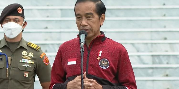 Presiden Jokowi Berikan Bonus Kepada Para Atlet Peraih Medali SEA Games 2021 di Istana Merdeka, Senin (13/6/2022)
