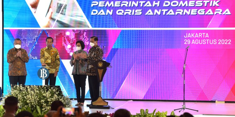 Presiden Jokowi Luncurkan Kartu Kredit Pemerintah dan QRIS Antarnegara