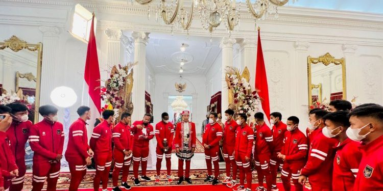 Presiden Jokowi Berikan Bonus Kepada Timnas Sepak Bola U-16