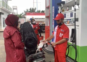 Pemerintah Belum Turunkan Harga BBM Bersubsidi, Ini Alasannya