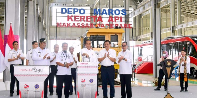 Presiden Jokowi Resmikan Pengoperasian Jalur Kereta Api Lintas Makassar-Parepare