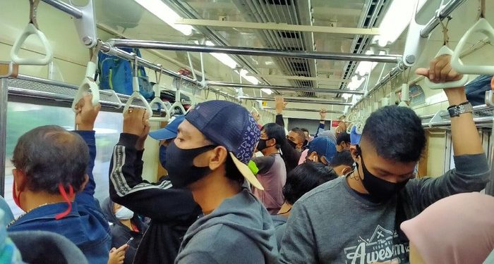 Inilah Penjelasan Kemenkes Soal Lepas Masker di Transportasi Umum