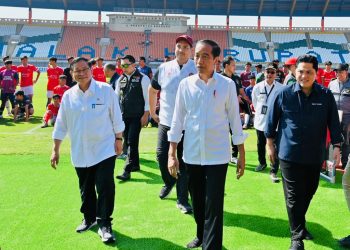 Presiden Jokowi Tinjau Stadion Si Jalak Harupat Bandung yang Dipersiapkan untuk Piala Dunia U-17