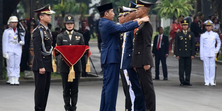 Jokowi Lantik TNI-Polri (Source: Setkab RI)