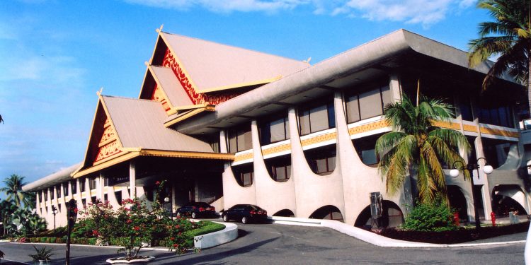 Kantor Gubernur Riau, Kota Pekanbaru, Riau (Source: Okezone)