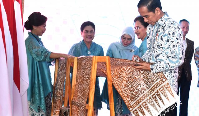 Presiden Jokowi Buka Gelar Batik Nusantara 2023