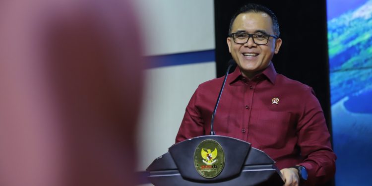 Menteri PAN RB Angkat Tenaga Honorer