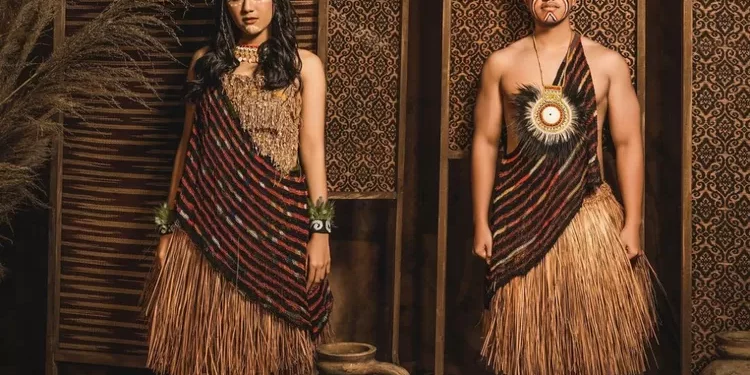 Pakaian Adat Papua Barat dengan Eksotisme Budaya di Setiap Benang Tenunannya