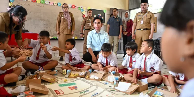 Indonesia-China Sepakati Program Makan Bergizi Gratis untuk Pelajar, Dimulai Januari 2025