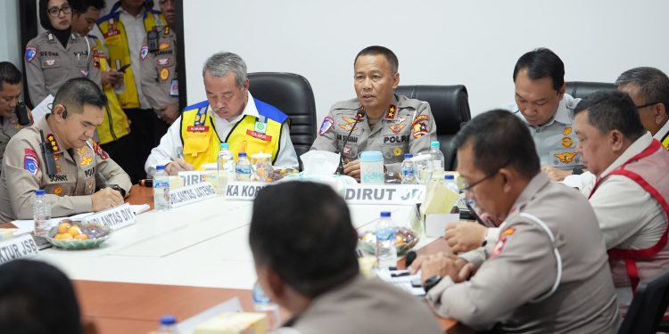 Polri Siapkan Rekayasa Lalu Lintas dan Jalur Tol Fungsional Hadapi Lonjakan Arus Mudik Nataru 2025