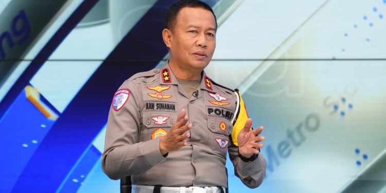 Kakorlantas Terapkan Contra Flow di Tol Jakarta-Cikampek Hadapi Lonjakan Arus Mudik