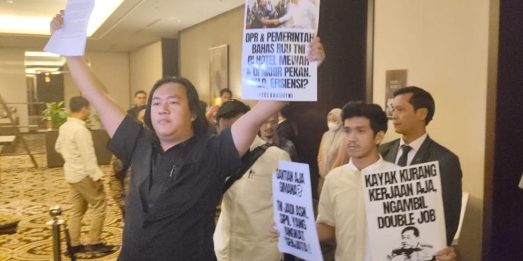 DPR Percepat Pembahasan Revisi Undang-Undang TNI, Koalisi Masyarakat Sipil Menolak