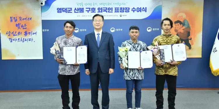 Tiga WNI Terima Penghargaan dari Pemerintah Korsel atas Aksi Heroik Selamatkan Korban Kebakaran