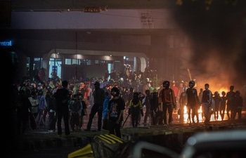 aksi-demo-di-depan-mako-brimob