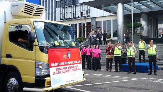 Anggota DPR RI Nasir Djamil Puji Langkah Kemanusiaan Kakorlantas Bantu Korban Banjir