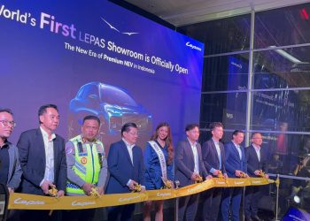 Lepas Pilih Kelapa Gading Sebagai Lokasi Showroom Pertama di Dunia, Targetkan Pasar Premium NEV