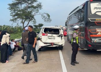 Gerak Cepat Petugas Tangani Kecelakaan Bus PO Haryanto di Tol Batang–Semarang