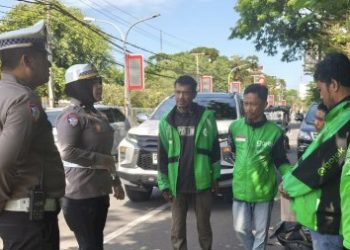 Polisi Lalu Lintas: Menjaga Urat Nadi Kehidupan di Balik Usainya Arus Balik