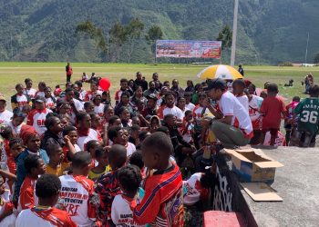 Aparat Keamanan dan Masyarakat Puncak Jaya Bersatu dalam Jalan Sehat Kebangsaan